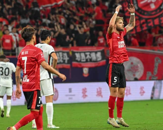 在亚冠东亚 在亚冠东亚