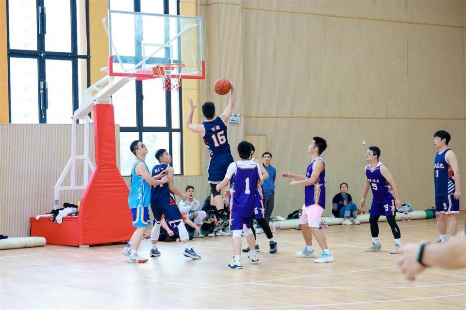 inews, oIAA, 兵及媒体单